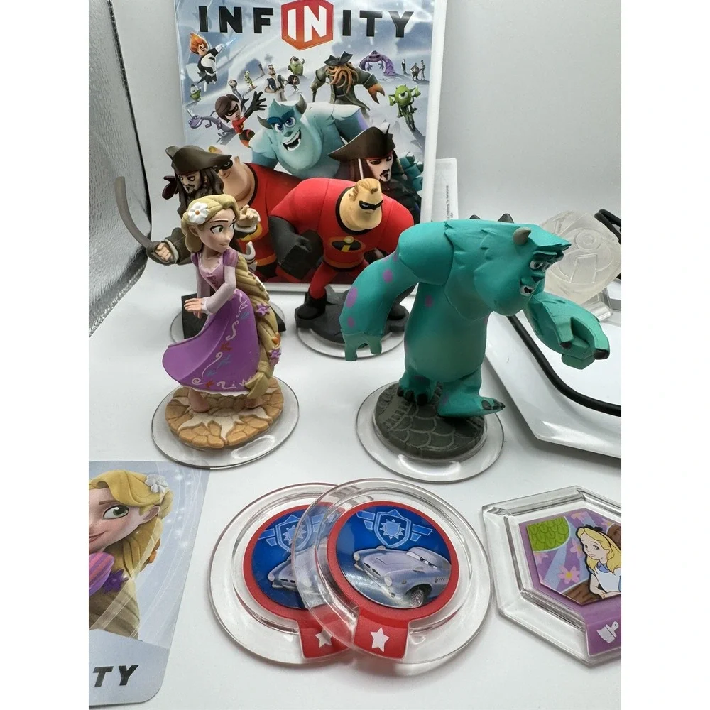 Wii Disney Infinity Game Portal Starter Bundle 4 Figures Power Discs Crystal